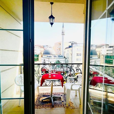 4 Llullat - City Center Apartment Priştine Dış mekan fotoğraf