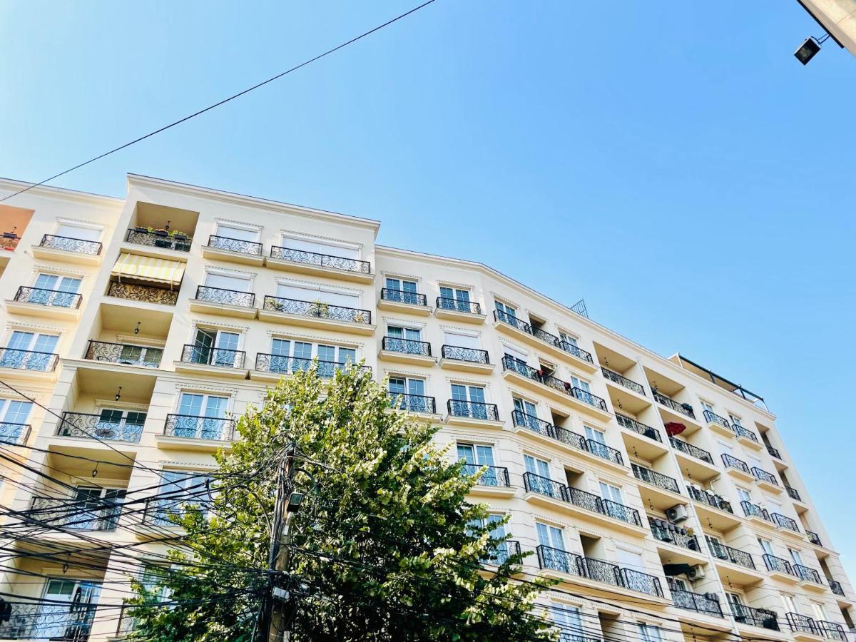 4 Llullat - City Center Apartment Priştine Dış mekan fotoğraf